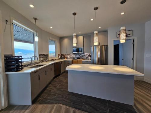 Okanagan-Similkameen Casa | Tangled Vines Lakeview Retreat