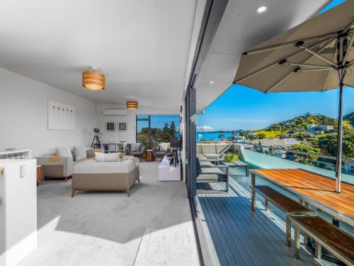 Russell Casa | Tapeka View