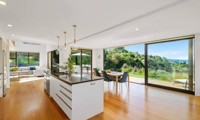 Lake Tarawera Casa | Lujo 5 habitaciones | Piscina de spa y fantásticas vistas al lago