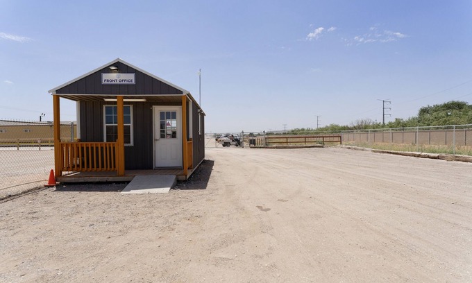Big Spring Cabina | Target Hospitality - Big Spring Lodge