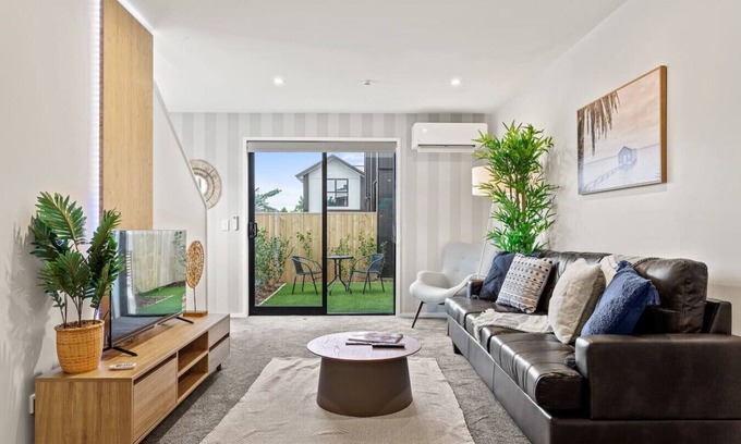 Henderson Casa | Tasteful Auckland 2 Bed/1 Bath
