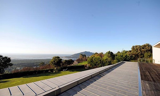Caminha Villa | Tasteful Caminha Villa | 4 Bedrooms | Villa Laginhas | Modern Furnishings | Great Sea Views