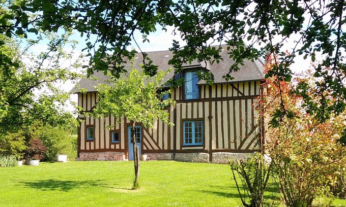 Saint-Julien-sur-Calonne Casa | Conversión de granero de buen gusto que combina el encanto rural con instalaciones modernas.