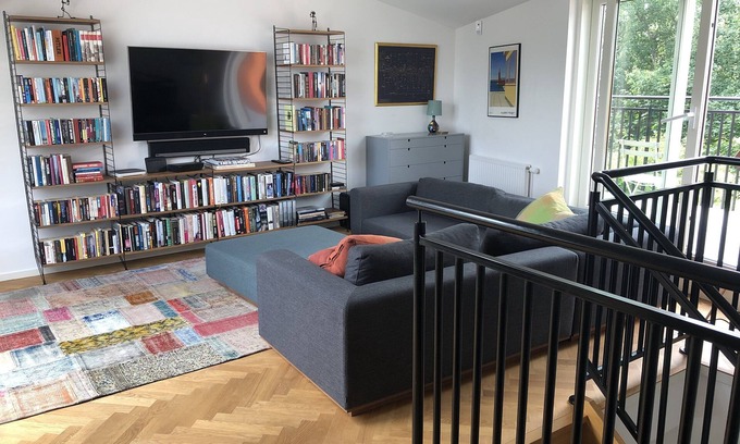 Liljeholmen - Hagersten Villa | Casa de buen gusto en un entorno excelente a 10 minutos de la ciudad.