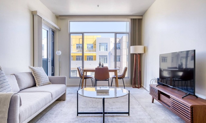 Evergreen Park Apartamento | Tasteful Palo Alto 2BR w/ W/D, Pool & Spa, near 280 & 101, by Blueground