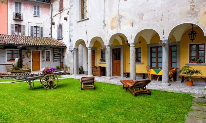 Cannobio Apartamento | decoradas con buen gusto apartamento de 1 dormitorio con terraza y jardín privado