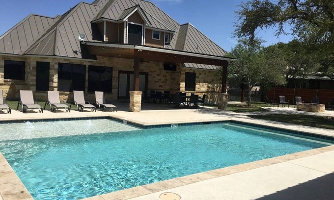 Concan Casa | Tatanka @ Frio Premier Rental Homes
