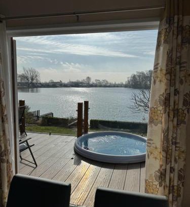 Tattershall Complejo | Tattershall lakes country park, Lakeside Lodge, hot tub, private garden and private fishing pitch