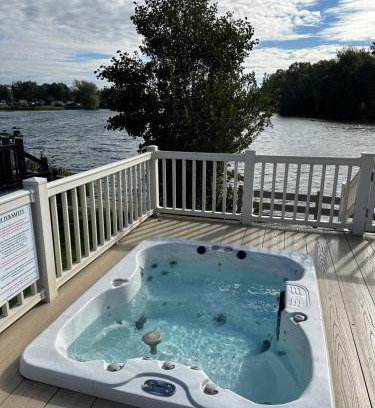 Tattershall Complejo | Tattershall Lakes Mini Breaks - Fishing Lake Two