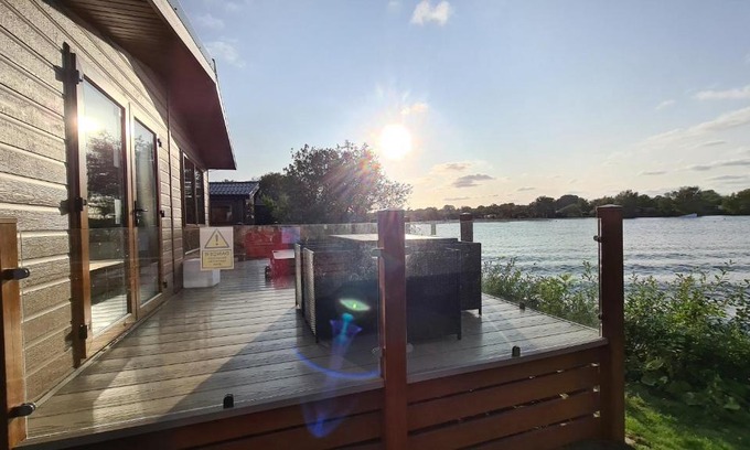 Dogdyke Apartamento | Tattershall Lakeside Lodge Indulgent wheelchair accessible 8 berth with Hot Tub