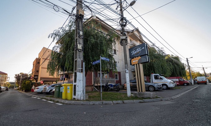 Otopeni Apartamento | Tatu bar & grill apartment