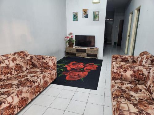 Kampung Rawa Casa | Taufiq 34 KLIA Sepang with 3 Airconds & Free Wi-Fi