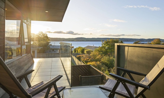 Richmond Heights Cabaña | Taupo Escape - Rainbow Point Holiday Home