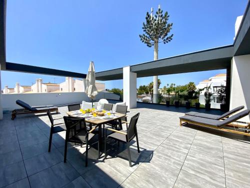 Conceicao e Cabanas de Tavira Apartamento | Tavira Grand Balcony With Pool by Homing