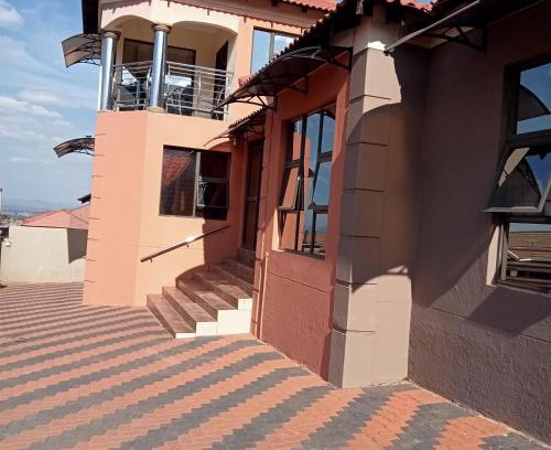 Rustenburg Cama Y Desayuno | Tawana Guesthouse