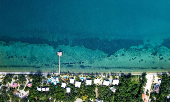 Placencia Casa | TBS North- Beachside-10 Room Large Family Complex
