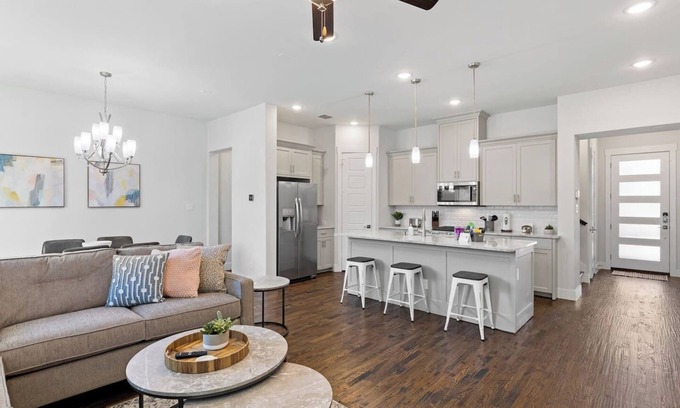 Vickery Meadow Casa | TCH - Charming 3bd/2.5ba home in Dallas w/ Office