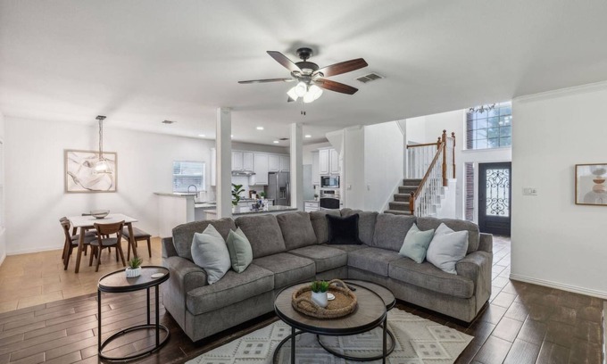 Keller Casa | TCH - Comfortable 4bd/3.5ba home in Keller w/ Off.