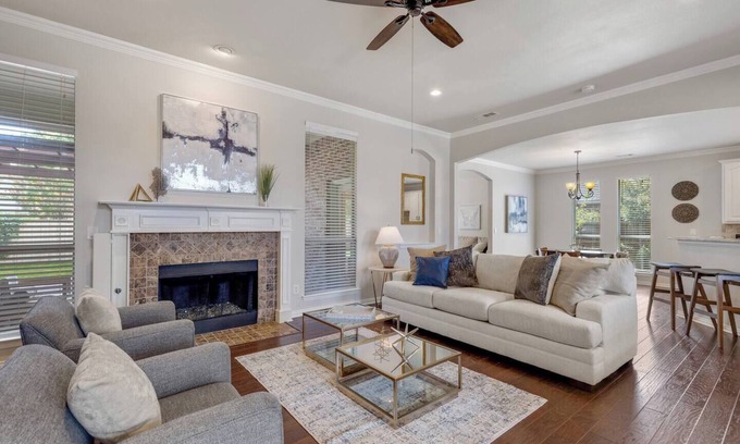 McKinney Casa | TCH - Spacious 4bd/2.5ba McKinney Home w/Workspace