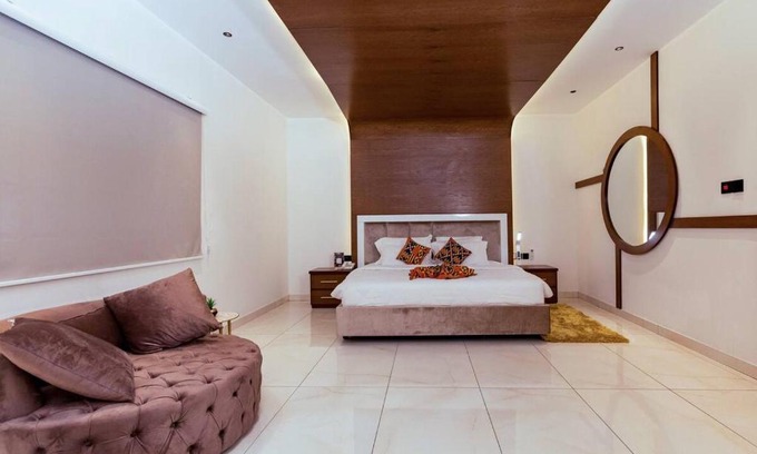 East Legon Hotel | Tchetche Hotel and Restaurant