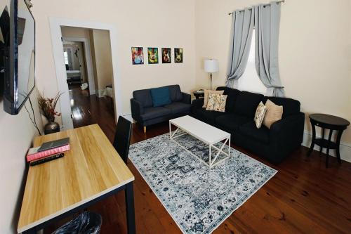 East Riverside Casa | Tchoup House One