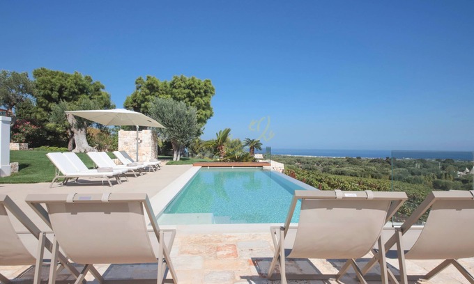 Monopoli Villa | TD Casale Donna Madia Sea View Pool Over Vineyard