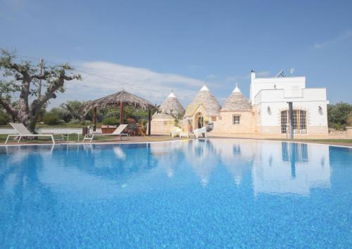Monopoli Casa | TD Trulli Bruco Large Pool for Family Fun