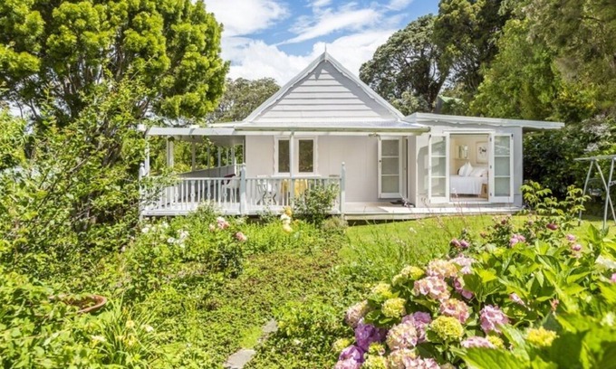 Mahurangi Casa | Te Kapa Cottage, 3 bedroom.