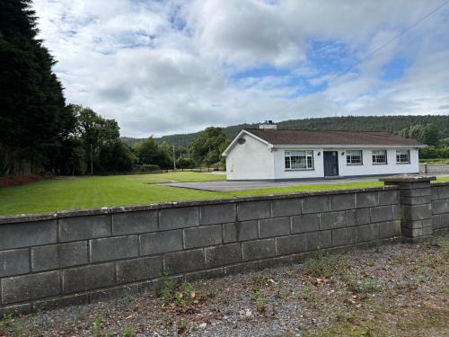 Cahir Casa | Teachín na Gréine