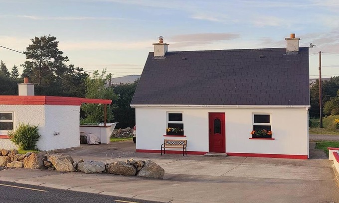 Bunbeg Casa | Teach Conal Sloper