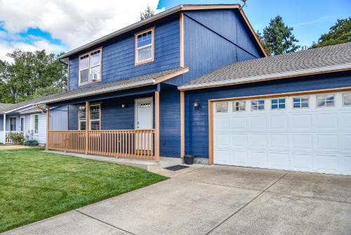 Albany Casa | Teak- a North Albany family home