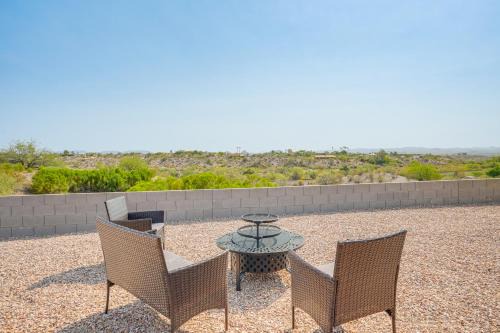 Wickenburg Casa | Tee Off and Soak in Mtn Views Arizona Desert Oasis!