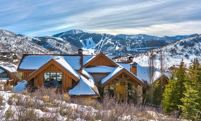 Deer Valley Villa | Telemark Luxury Retreat by AvantStay | Stunning Views w/ Theatre Room!