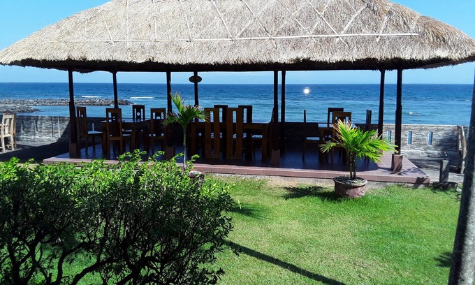 Candi Dasa Hotel | Temple Cafe & Seaside Cottages