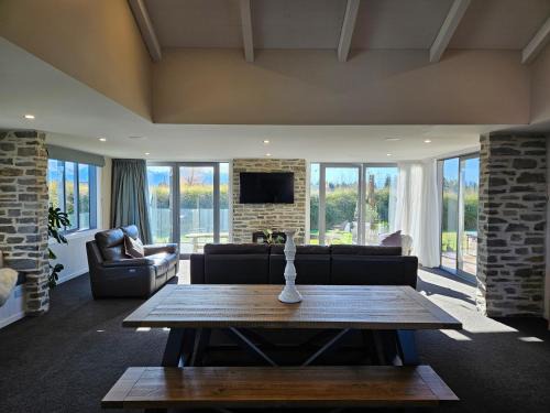Twizel Casa | Templeton's Stone stay