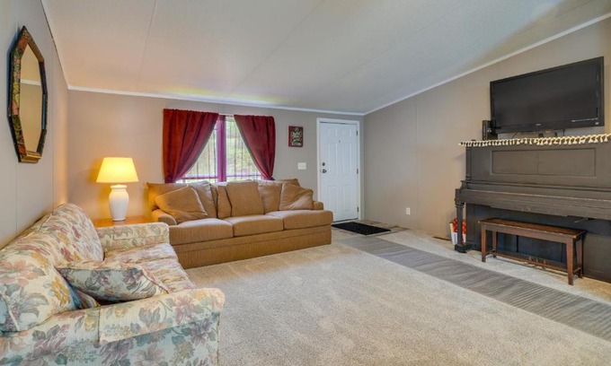 Coalfield Casa | Tennessee Vacation Rental about 2 Mi to Windrock Park!