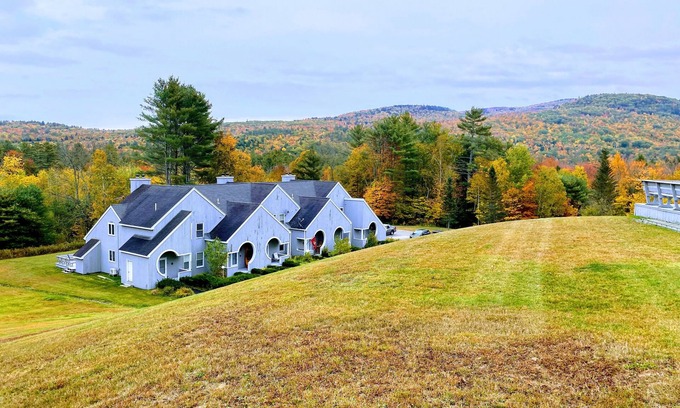 Plymouth Condominio | Tenney Mountain Getaway - Ski In/Ski Out; Lake, Hiking Trails, PSU Nearby!