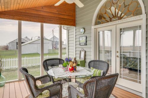 Charles City Casa | Tennis Court and Deck Pet-Friendly Charles City Gem