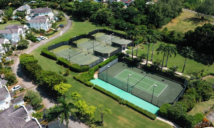 Folkestone Apartamento | Tennis Village C109, Sugar Hill Estate