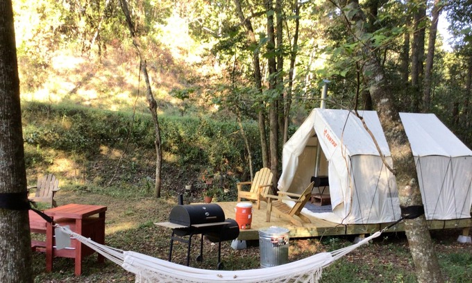 Turtletown Alquiler De RV | Tentrr Signature Site - WineDrops Creekside Camping #1 / McFarland Nights