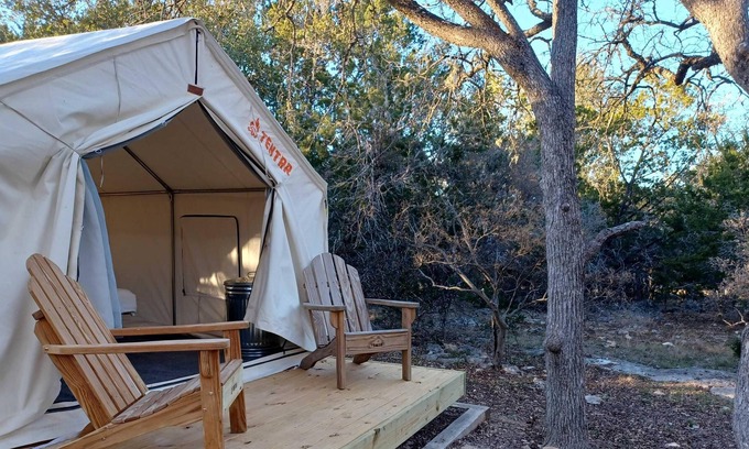 Spring Branch Alquiler De RV | Tentrr State Park Site - Texas Guadalupe River State Park - Site C - Single Camp
