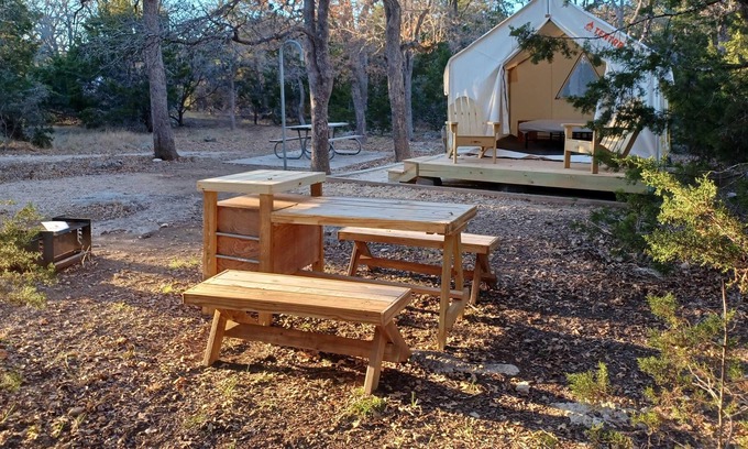 Spring Branch Alquiler De RV | Tentrr State Park Site - Texas Guadalupe River State Park - Site D - Single Camp
