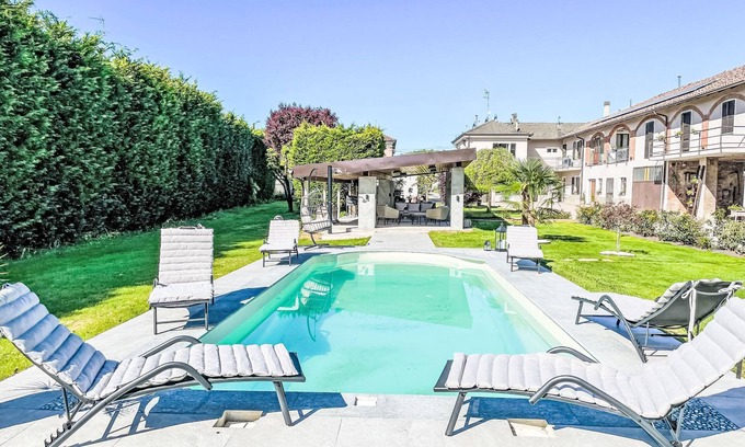 Castell'Alfero Apartamento | Tenuta Beatrice by Interhome