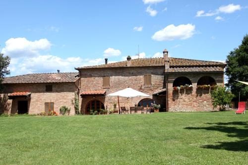 Sovicille Cama Y Desayuno | Tenuta La Santissima