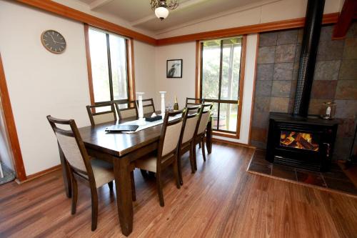 Jam Jerrup Casa | Tequila Sunset Beachfront Family Holiday Home, Bass Coast