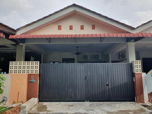 Batu Gajah Casa | Teratak Ayuni with Private pool