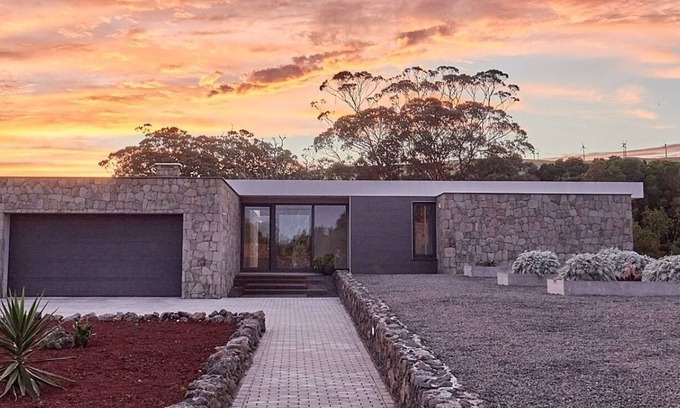 Fonte Bastardo Casa | Terceira Casa Azul- Ultra Modern Home with Pool in a Historic Floral Paradise
