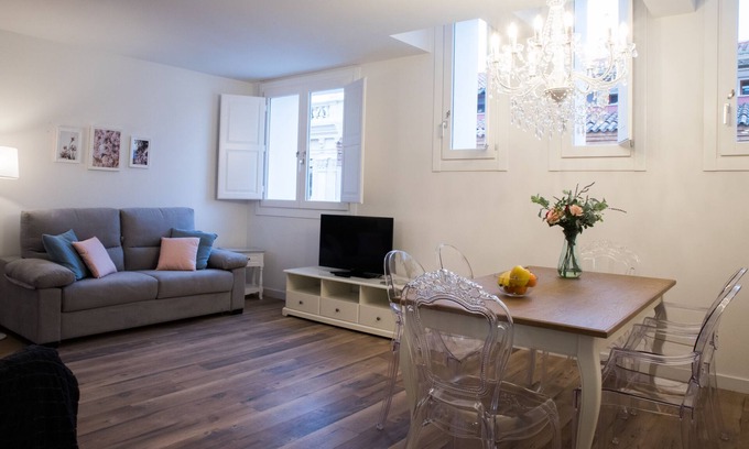 Zaragoza Old Town Apartamento | Tercero B - 3 B - Apartamentos Almada - Plaza del Pilar