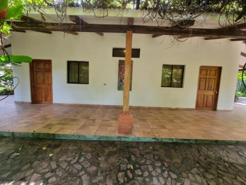 Coatepeque Hotel | Termales El Paraíso