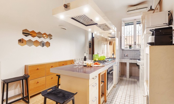 San Lorenzo Apartamento | Termini Station Lightsome 3BR Apartment